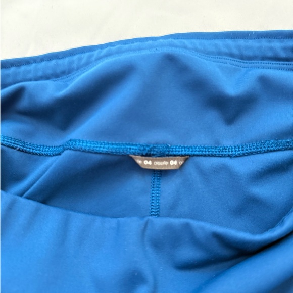 Oiselle Blue Cropped Leggings with Bird Design - Picture 5 of 5
